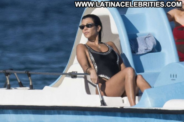 Kourtney Kardashia No Source Paparazzi Beautiful Celebrity Swimsuit