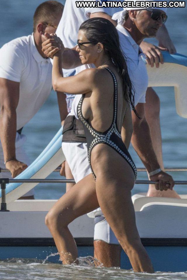 Kourtney Kardashia No Source Posing Hot Swimsuit Celebrity Beautiful