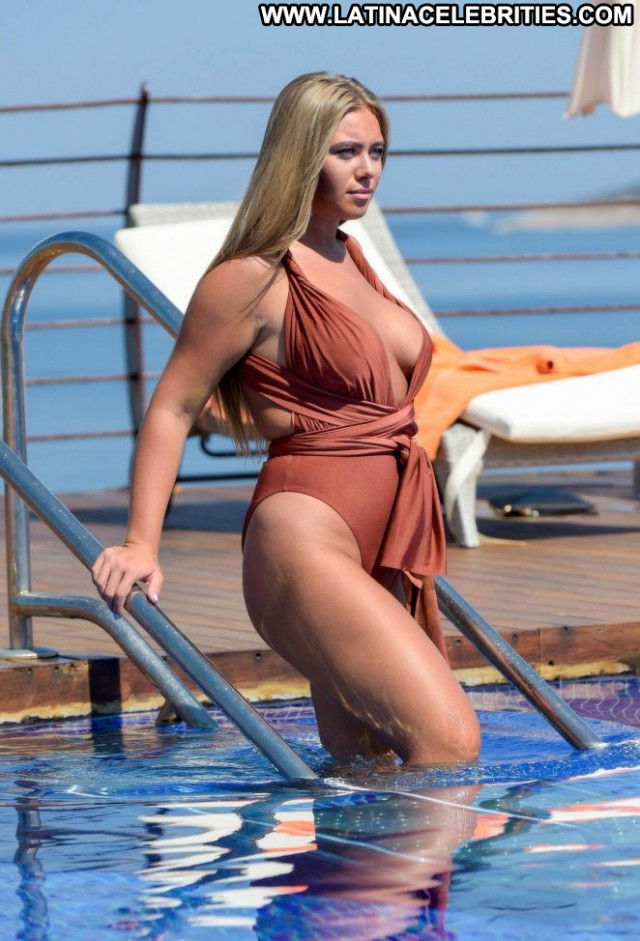 Tyne Lexy Clarson No Source Pool Paparazzi Posing Hot Swimsuit Babe