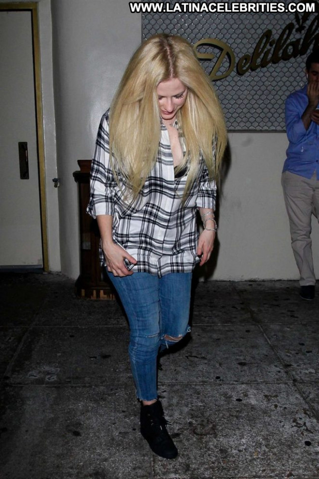 Avril Lavigne No Source Posing Hot Restaurant Celebrity Jeans
