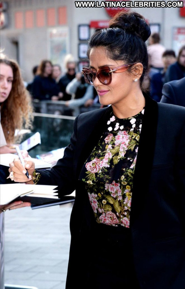 Salma Hayek No Source  Beautiful London Posing Hot Paparazzi Babe