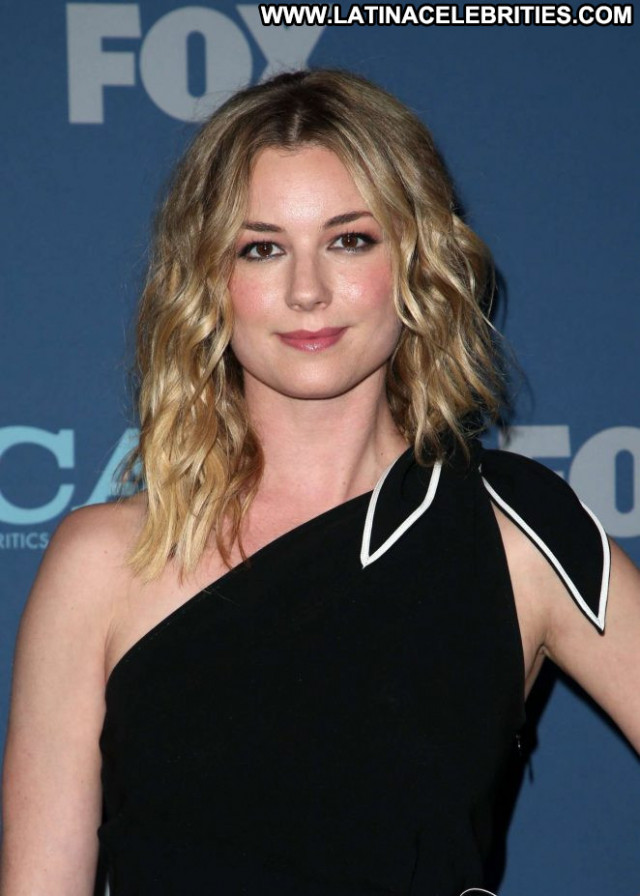 Emily Vancamp No Source Posing Hot Paparazzi Celebrity Beautiful Babe