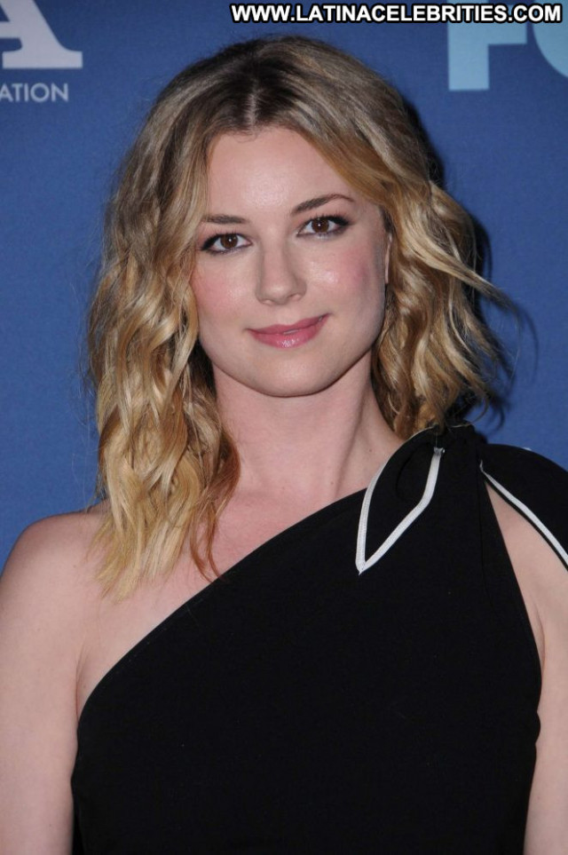 Emily Vancamp No Source Posing Hot Party Beautiful Paparazzi Babe