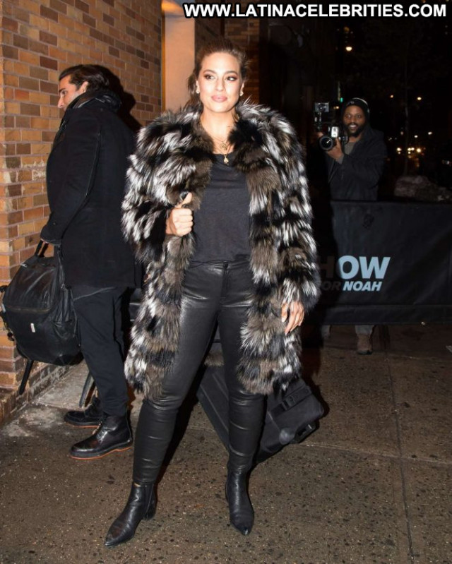 Ashley Graham The Daily Show Babe Paparazzi Beautiful Celebrity