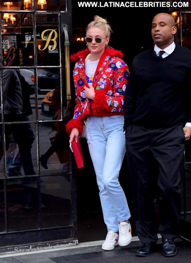 Sophie Turner No Source Beautiful Celebrity Nyc Paparazzi Posing Hot