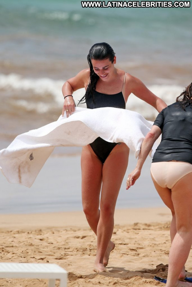 Amanda Beard The Beach Topless Hawaii Legs Bra Beach Xxx Mali