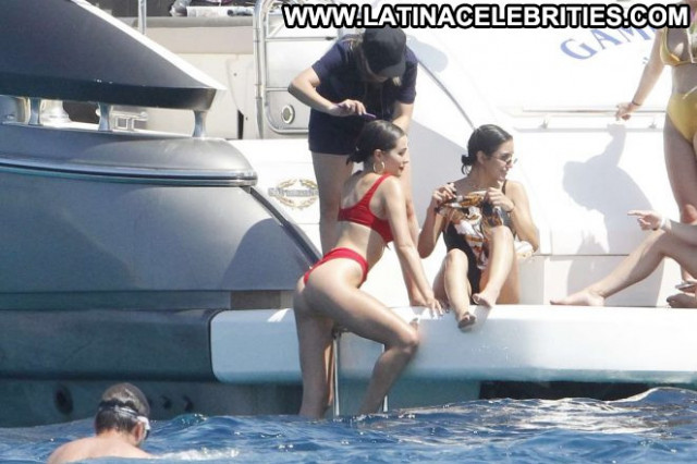 Olivia Culp No Source Beautiful Bikini Paparazzi Yacht Celebrity