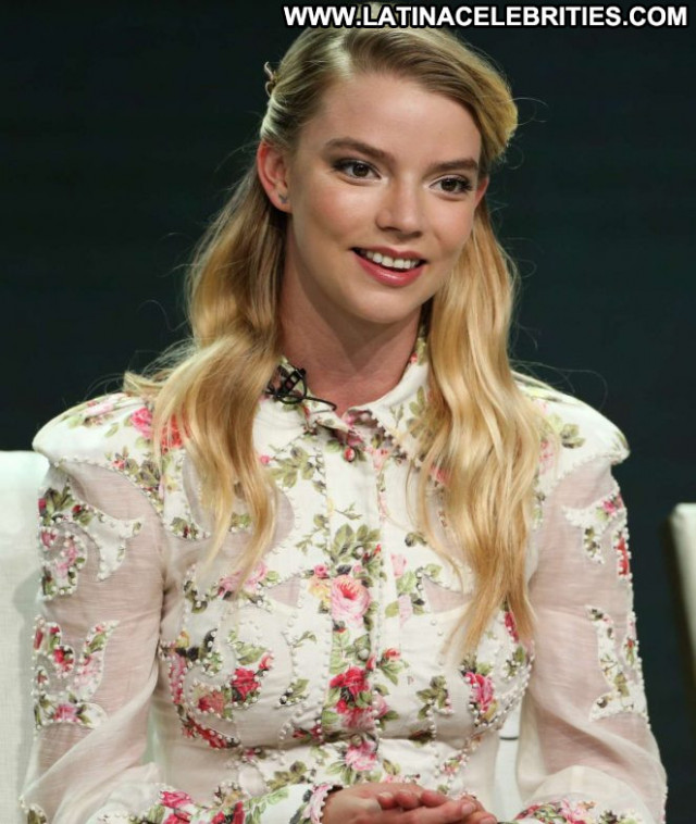 Anya Taylor Joy Tv Show Babe Posing Hot Beautiful Summer Tv Show