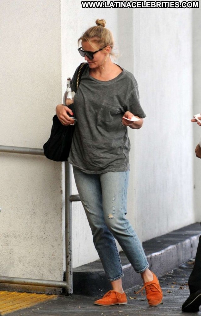 Cameron Diaz Beverly Hills Babe Medical Posing Hot Paparazzi