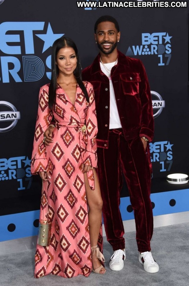 Jhene Aiko Los Angeles Celebrity Los Angeles Awards Beautiful Posing