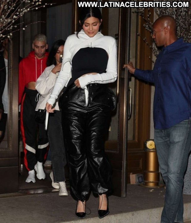 Kylie Jenner New York New York Celebrity Posing Hot Babe Paparazzi