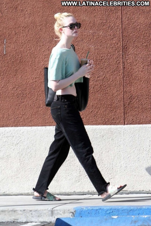 Elle Fanning No Source Black Jeans Paparazzi Babe Beautiful Celebrity