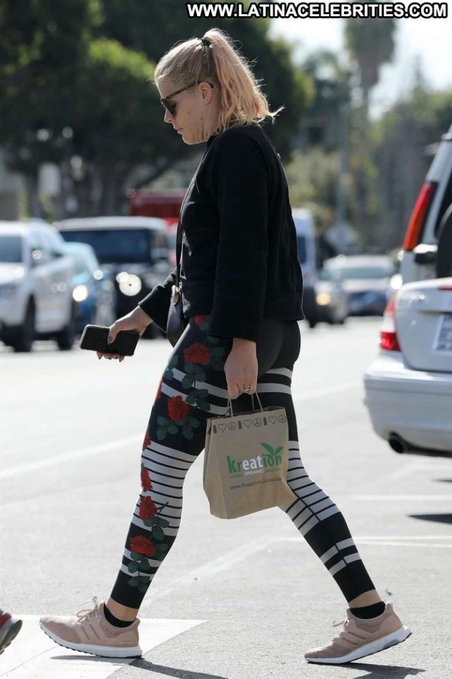 Busy Philipps Los Angeles Beautiful Yoga Babe Los Angeles Angel