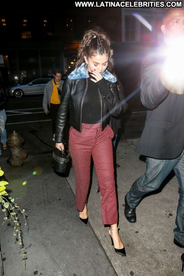 Selena Gome New York  New York Paparazzi Babe Celebrity Posing Hot