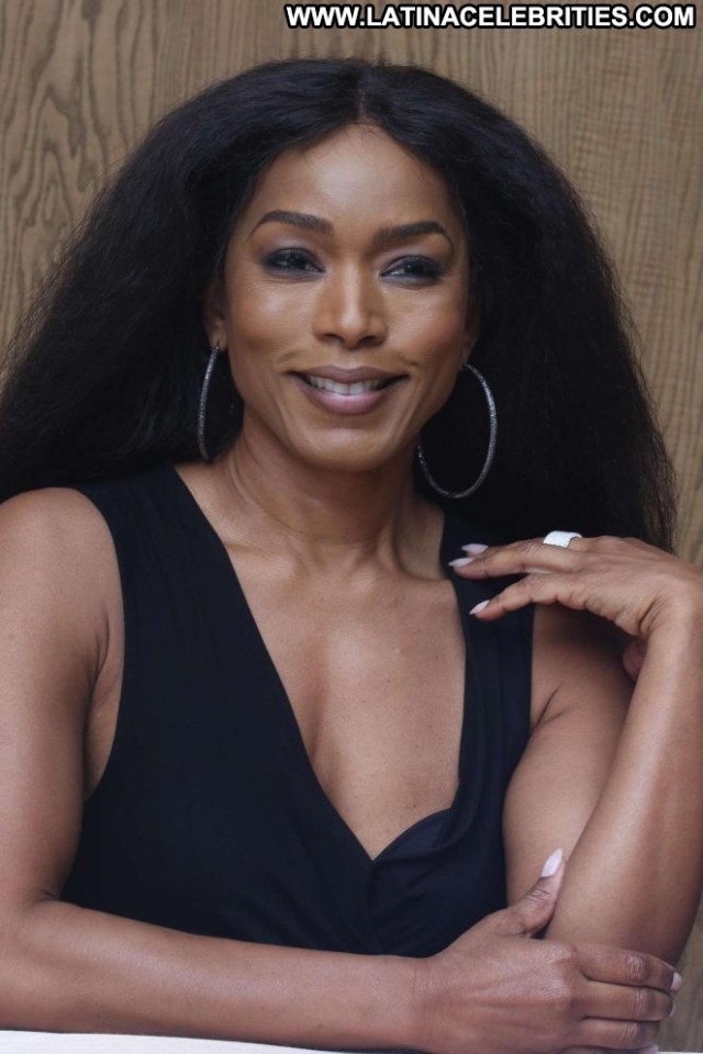 Angela Bassett Beverly Hills Paparazzi Celebrity Beautiful Babe